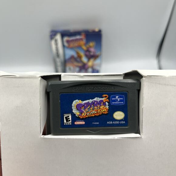 Spyro 2: Season of Flame (Game Boy Advance, 2002) GBA - CIB + Poster + REG CARD - Picture 8 of 16